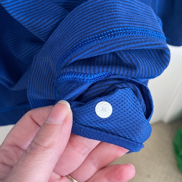 Lululemon Men's Crew Neck Long Sleeve Top Medium Blue Striped Inner Pock… - Picture 10 of 10